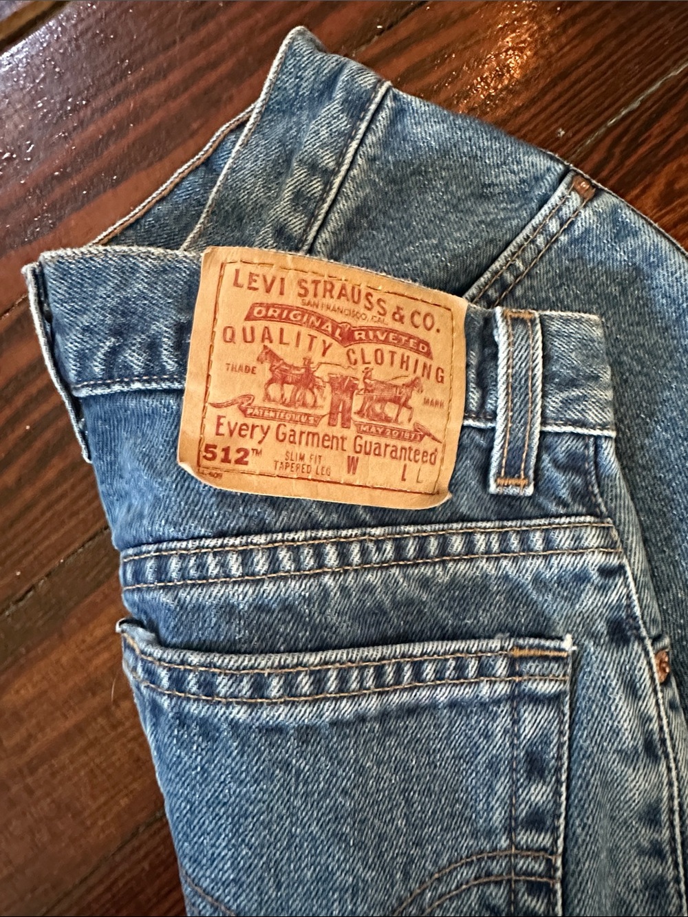 Vintage Levi's 512 Straight-Leg Women's Jeans in Blue Denim High Rise Waist - Picture 2 of 10